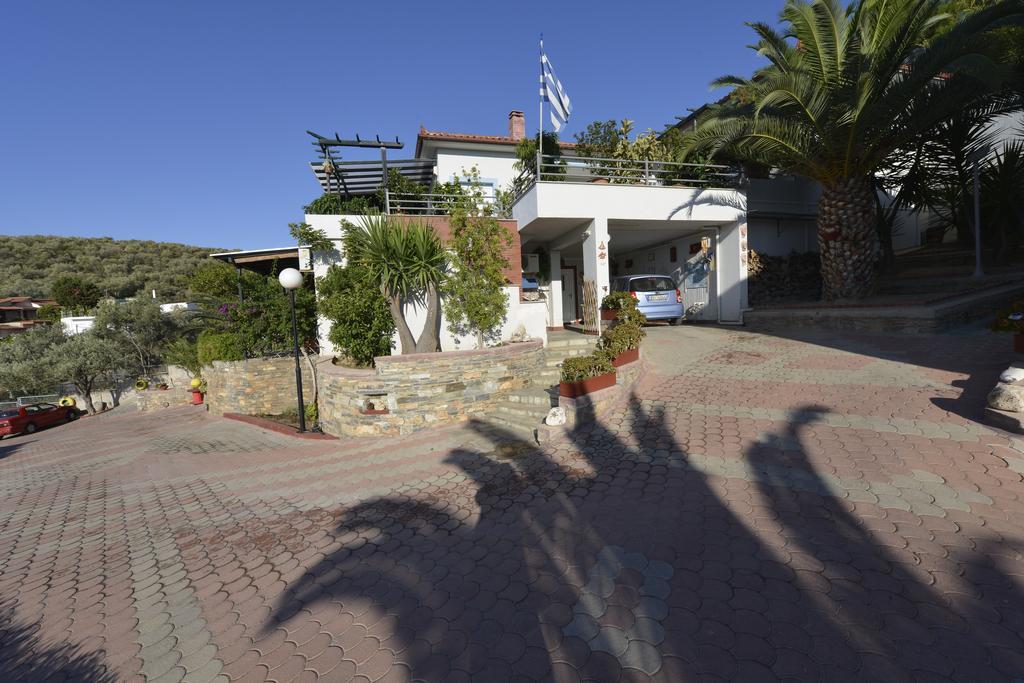 Aigli Apartments Néa Ankhíalos Buitenkant foto