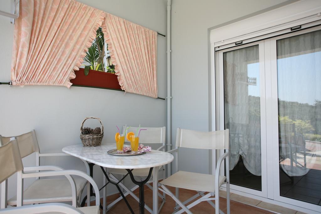 Aigli Apartments Néa Ankhíalos Buitenkant foto