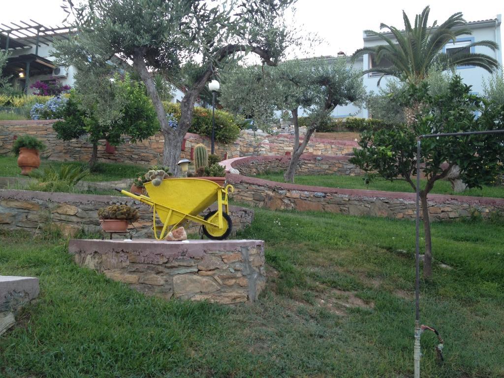 Aigli Apartments Néa Ankhíalos Buitenkant foto